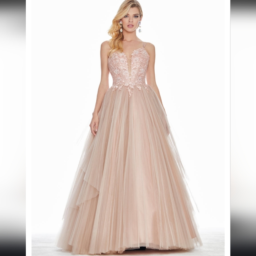 Nwot Ashley lauren Blush Pink Lace Rhinestone /Tulle  Pleated Full Ballg…